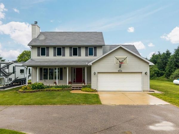 2381 Burke Road, Howell Twp, MI 48836