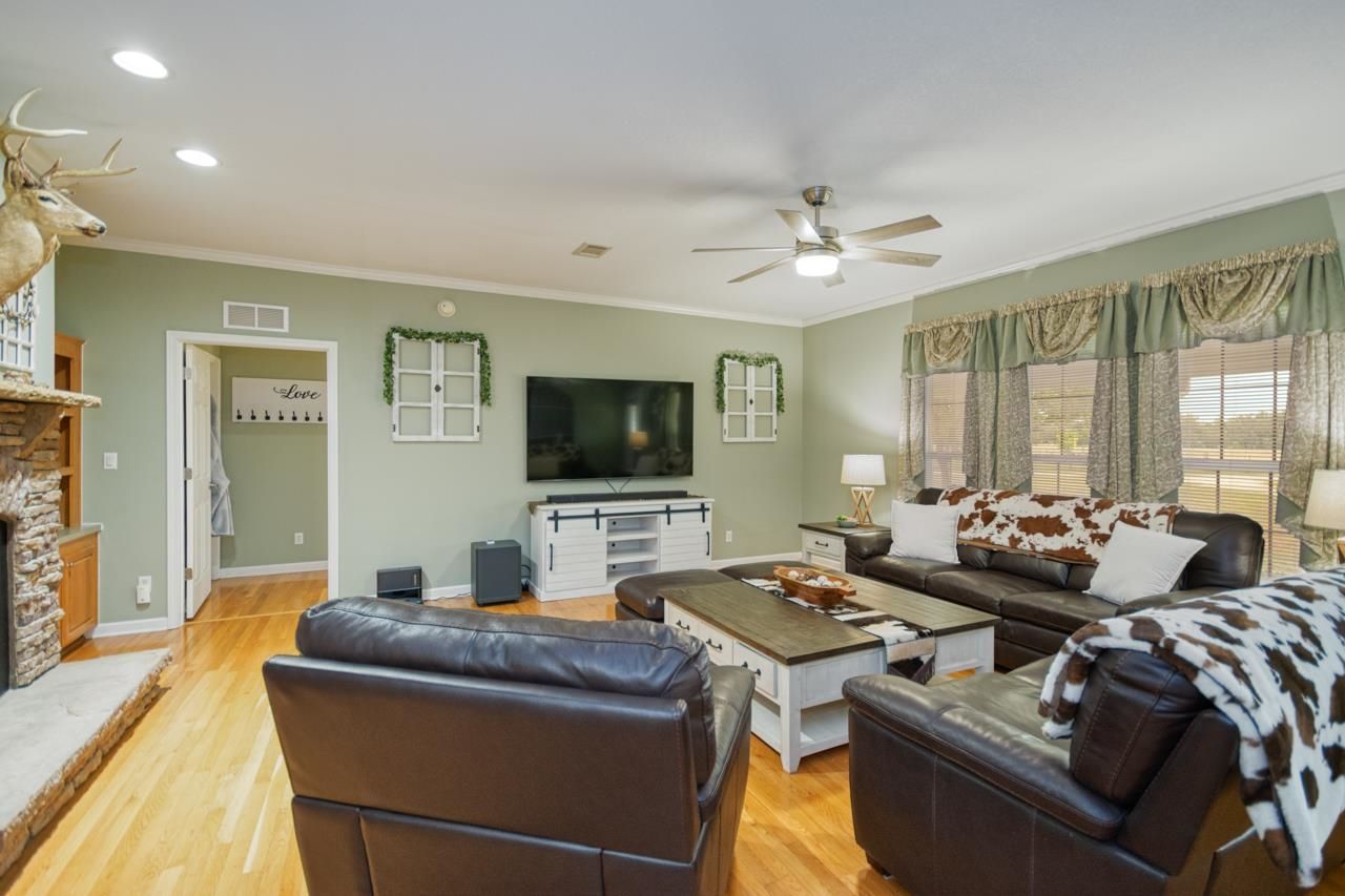 332 NE Forsythia Way, Pinetta, FL 32350 Photo