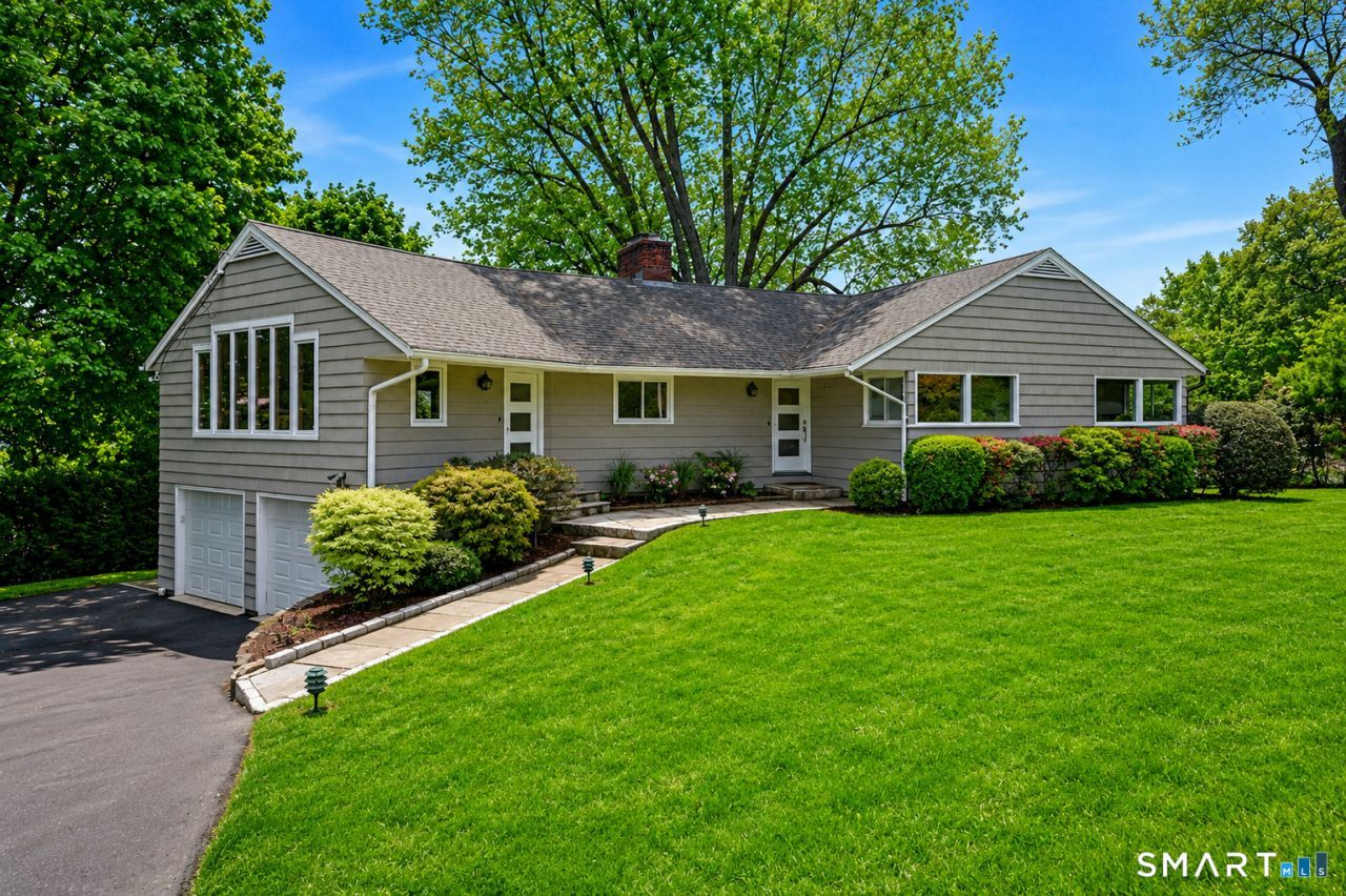 211 High Meadow, Fairfield, CT 06890 Main Photo
