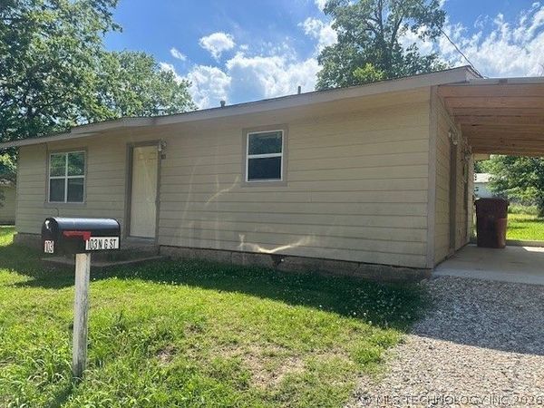 103 N G Street , Hugo, OK 74743