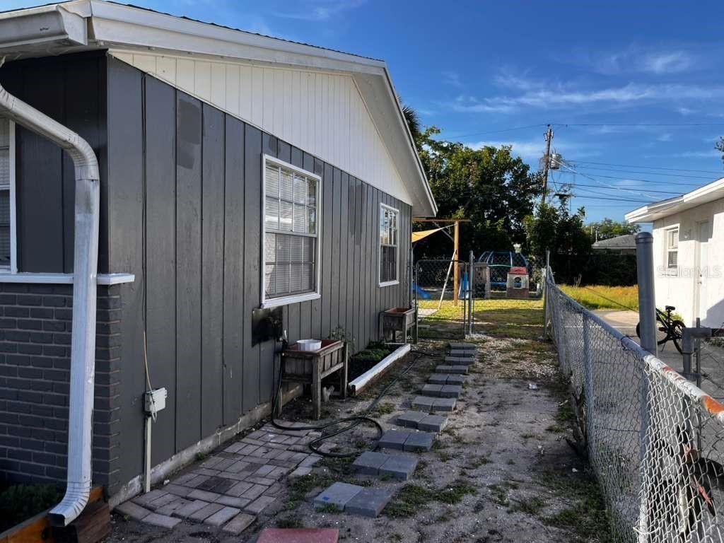 2804 52nd Avenue Drive W, Bradenton, FL 34207 Photo