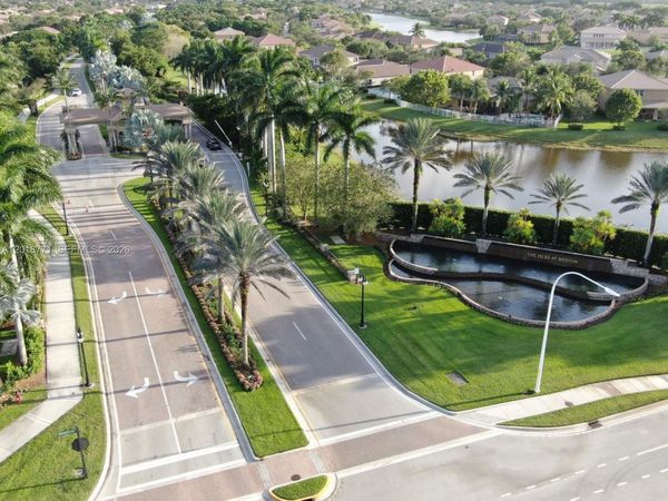 4404 E Whitewater Ave , Weston, FL 33332