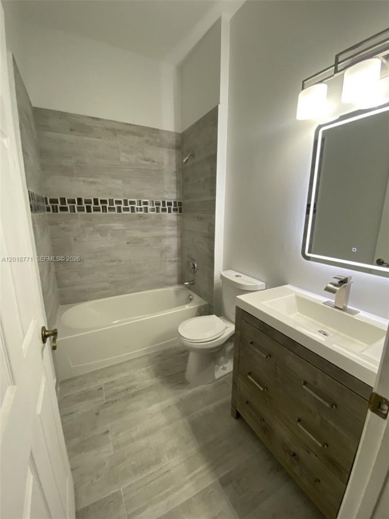 4404 E Whitewater Ave , Weston, FL 33332 Photo