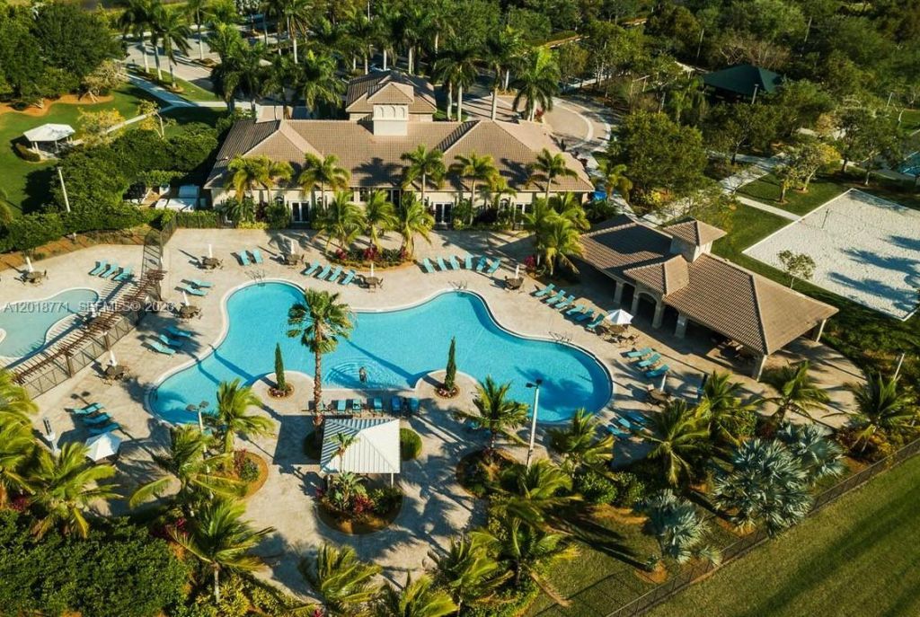 4404 E Whitewater Ave , Weston, FL 33332 Photo