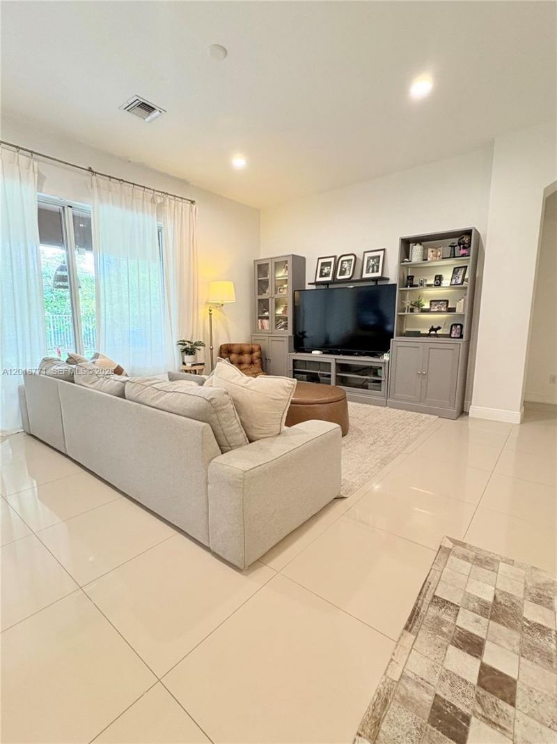 4404 E Whitewater Ave , Weston, FL 33332 Photo