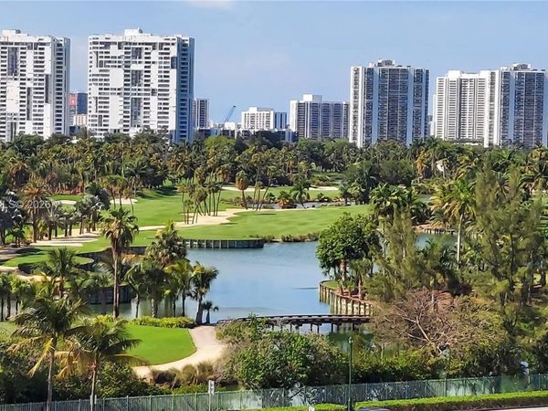 3300 NE 192nd St, Unit 808, Aventura, FL 33180