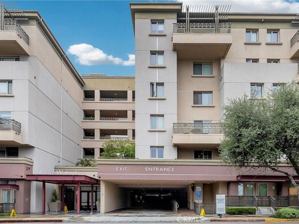 931 E Walnut, Unit 307, Pasadena, CA 91106