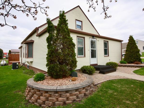 102 4th Avenue SE, Lidgerwood, ND 58053