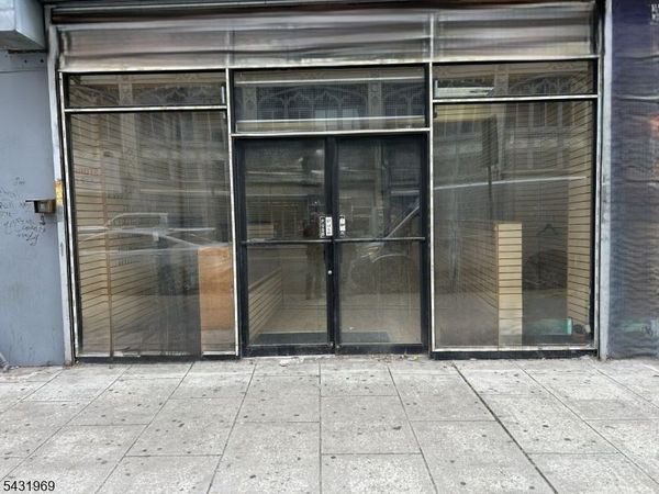 118 Market St, Newark, NJ 07102