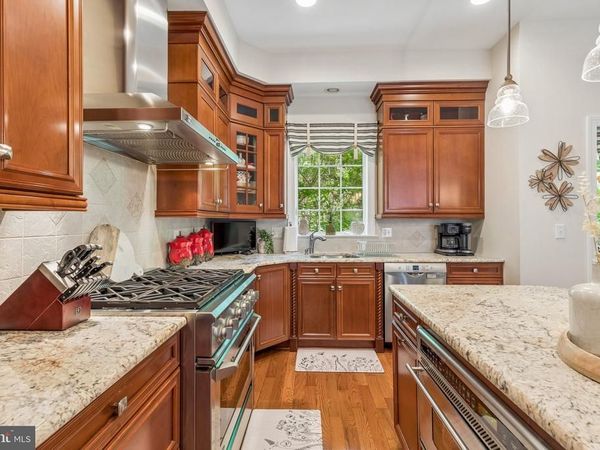 852 INDEPENDENCE COURT, PHILADELPHIA, PA 19147