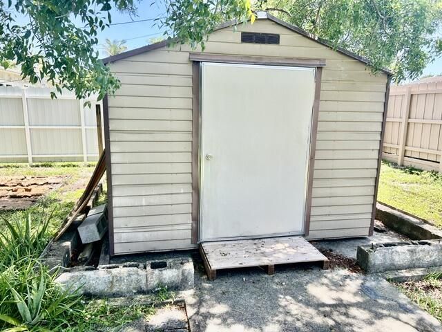 4940 SW 18th Street, Fort Lauderdale, FL 33317 Photo