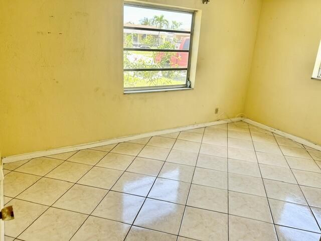 4940 SW 18th Street, Fort Lauderdale, FL 33317 Photo