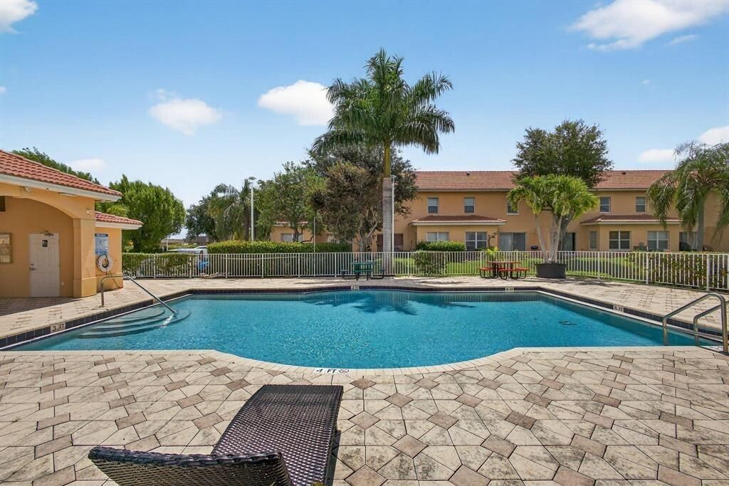 717 Talia Circle, Palm Springs, FL 33461 Photo