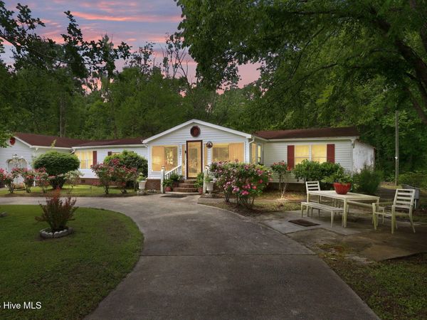 305 E Main Street, Creswell, NC 27928