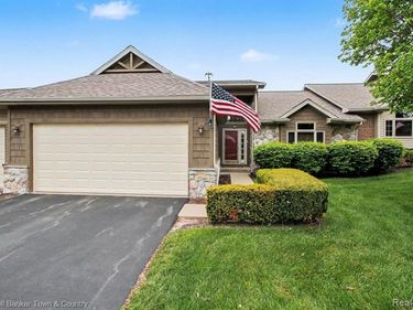 2246 Willow Tree Drive, Brighton, MI 48116