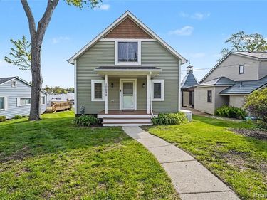 10280 Lakeside Drive, White Lake Twp, MI 48386