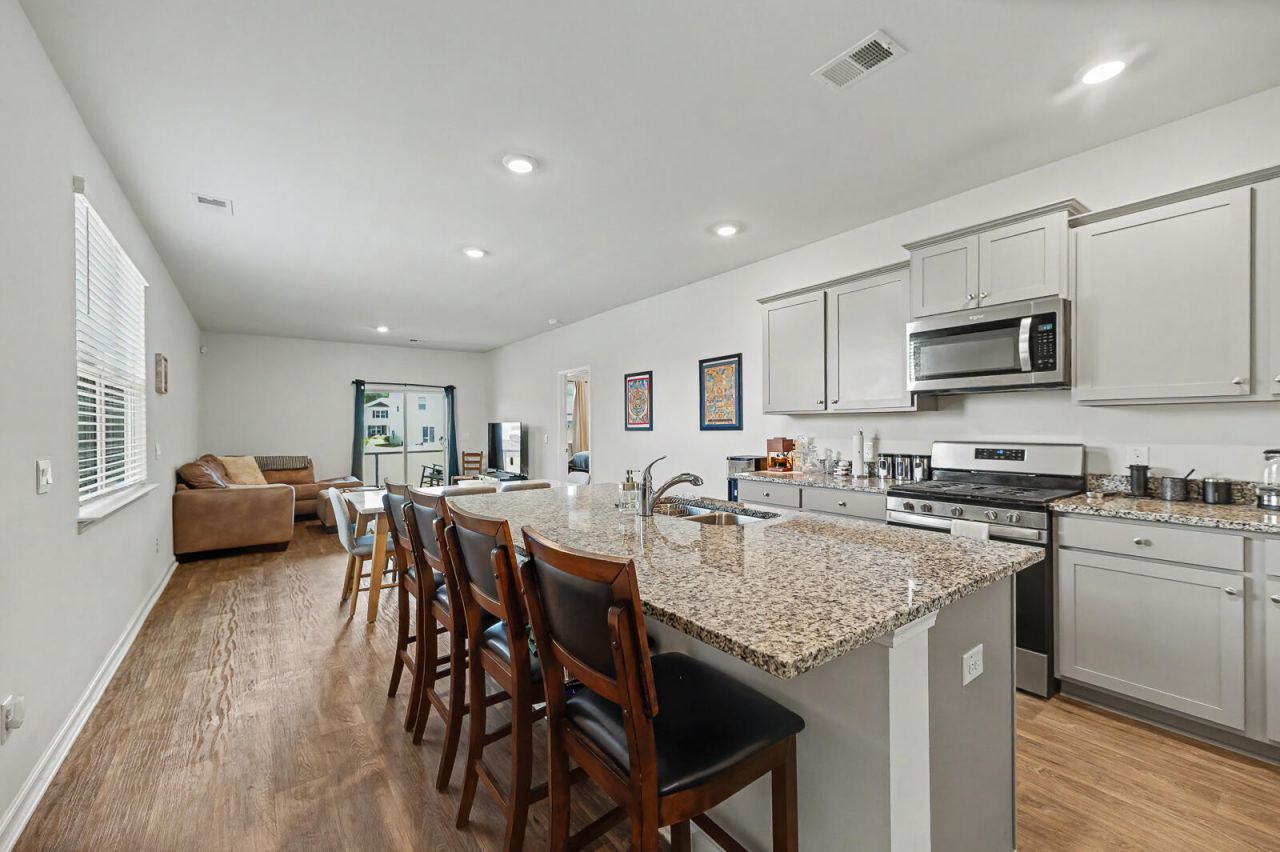493 Cedarview Road Photo 5