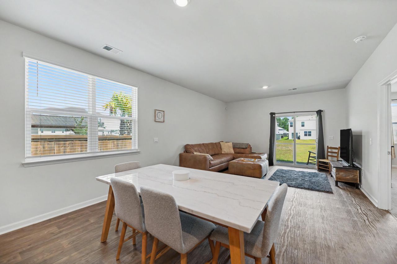 493 Cedarview Road Photo 6