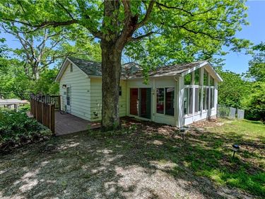 5363 NW Wagon Trail, Houston Lake, MO 64151