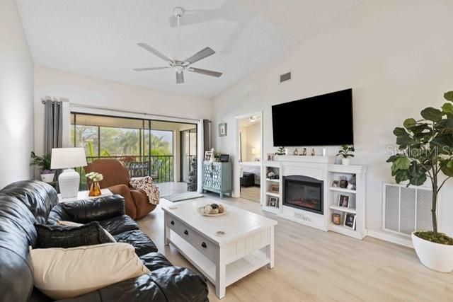 4482 Weybridge, Unit 62, Sarasota, FL 34235 Photo