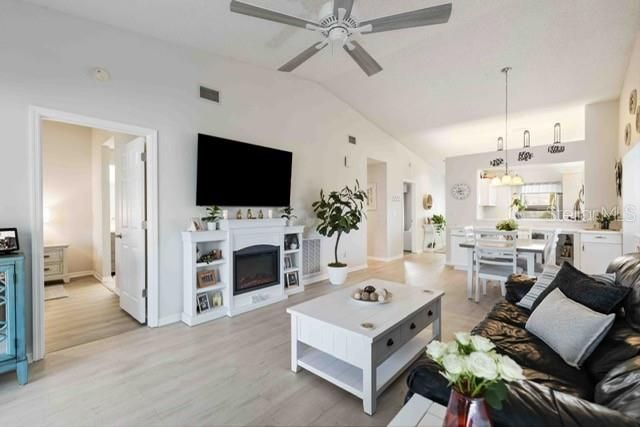 4482 Weybridge, Unit 62, Sarasota, FL 34235 Photo