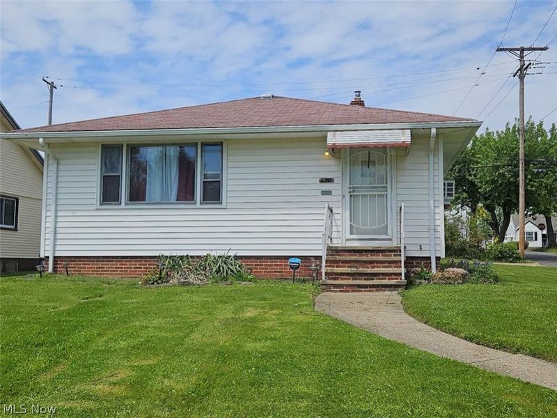 9333 S Highland Avenue, Garfield Heights, OH 44125 Photo 1