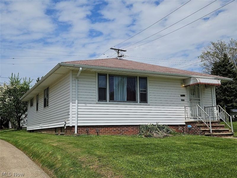 9333 S Highland Avenue, Garfield Heights, OH 44125 Photo 2