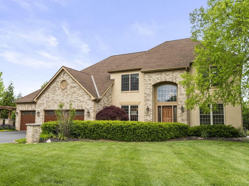 10549 Churchill Drive, Powell, OH 43065 Photo 2