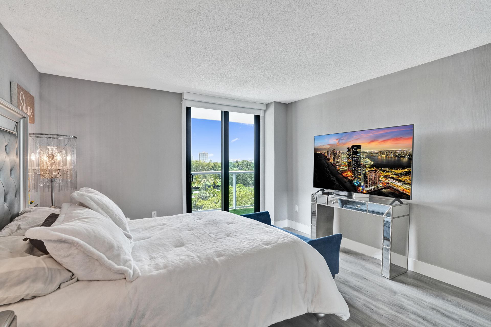 3701 N Country Club Drive, Unit 605, Aventura, FL 33180 Photo