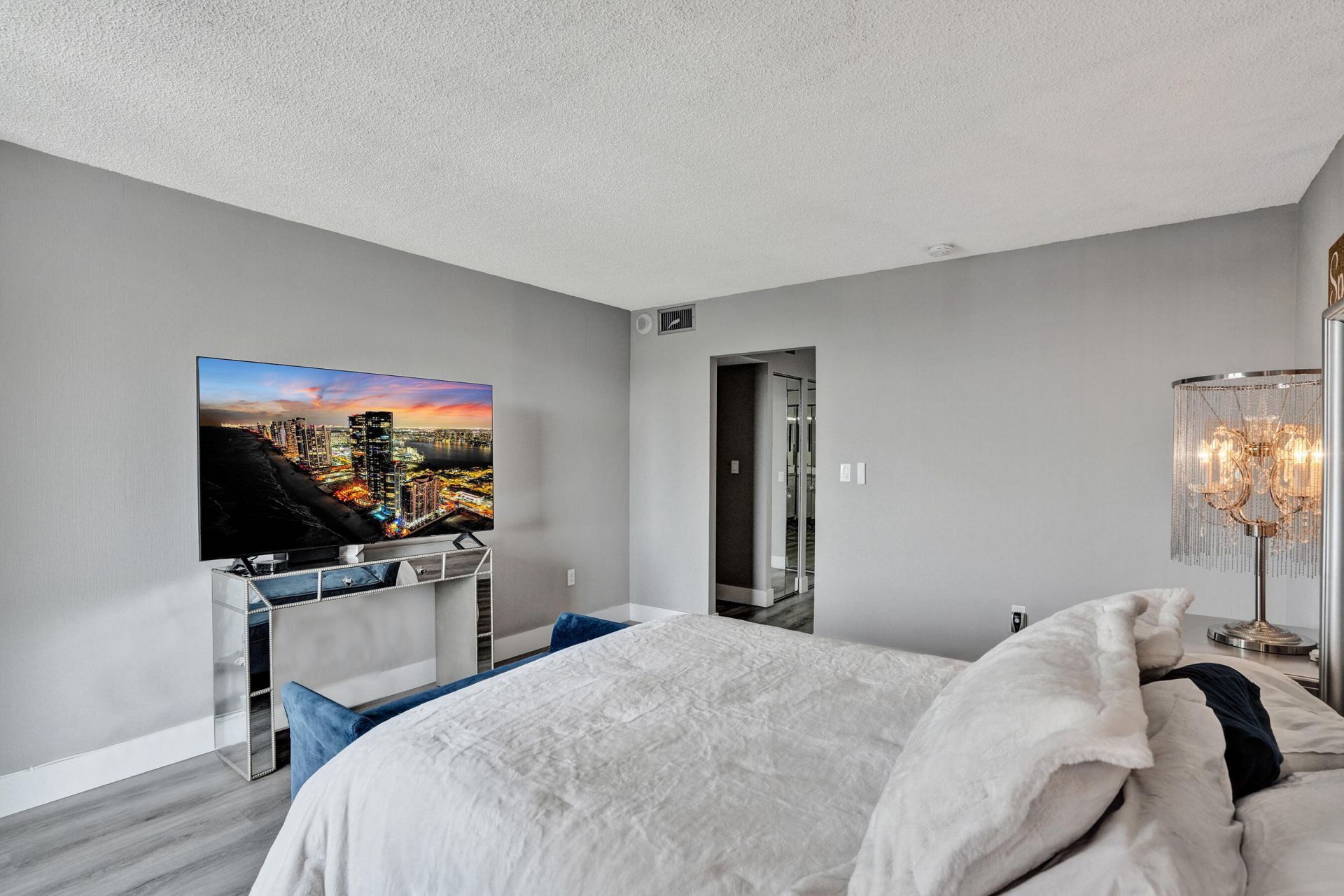 3701 N Country Club Drive, Unit 605, Aventura, FL 33180 Photo