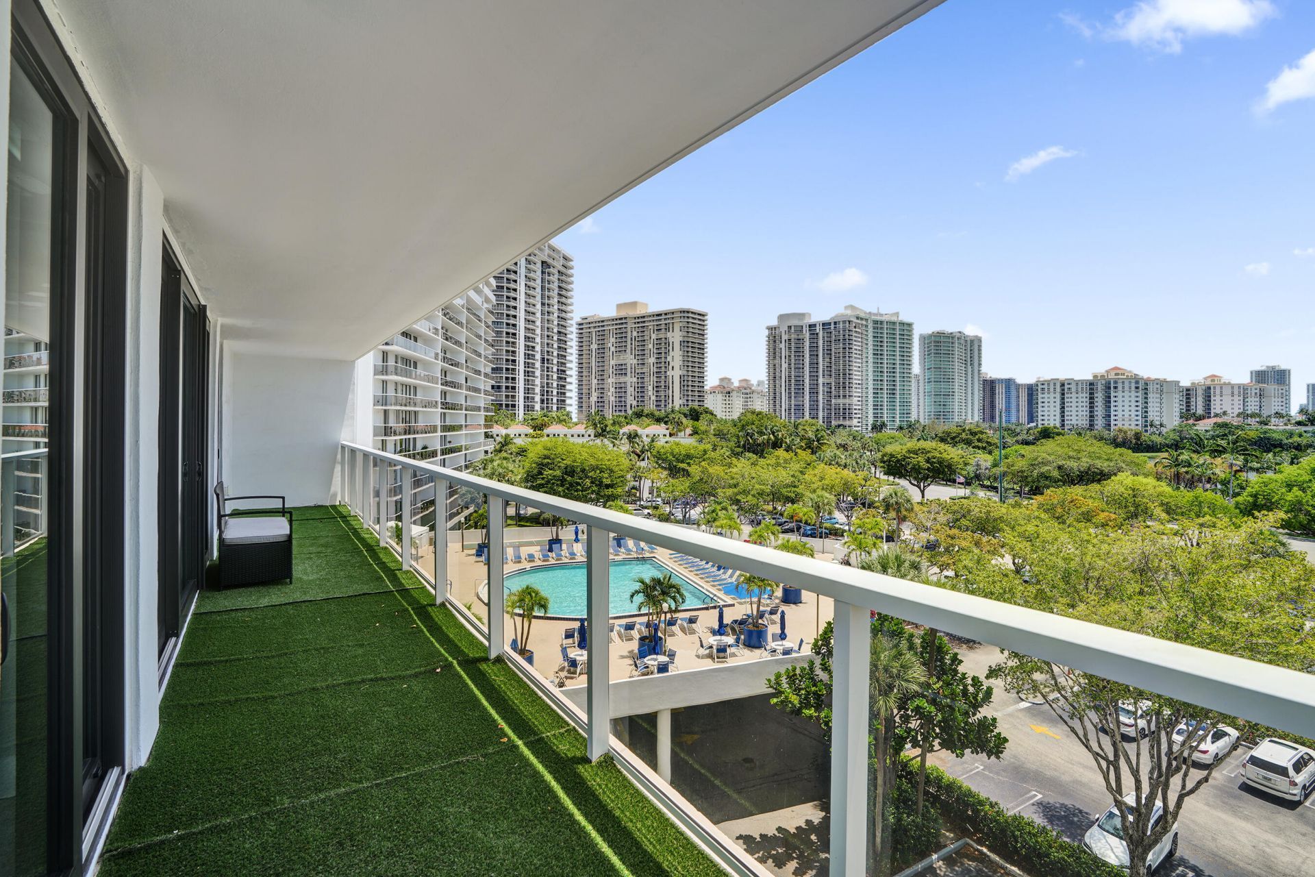 3701 N Country Club Drive, Unit 605, Aventura, FL 33180 Photo
