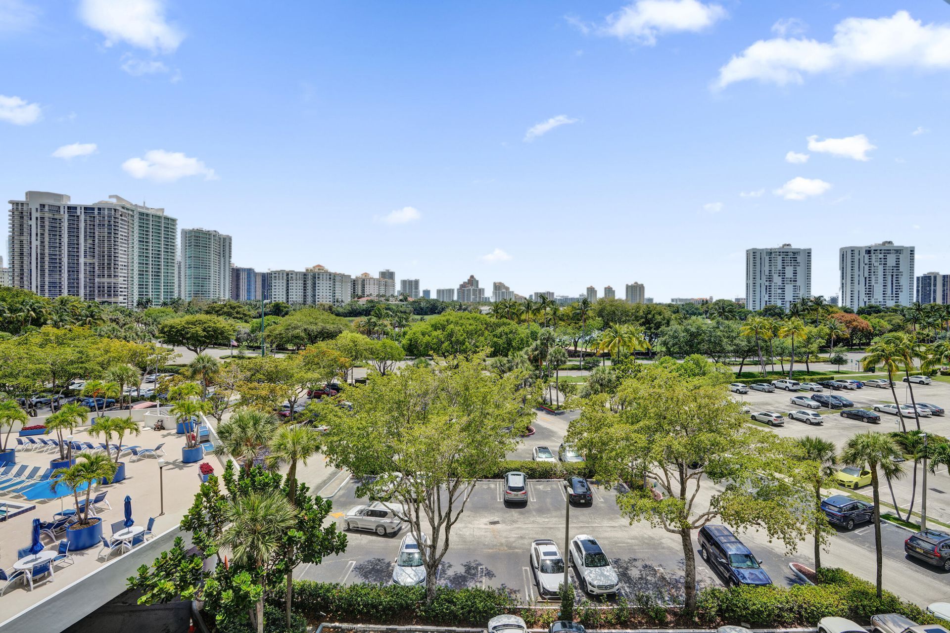 3701 N Country Club Drive, Unit 605, Aventura, FL 33180 Photo