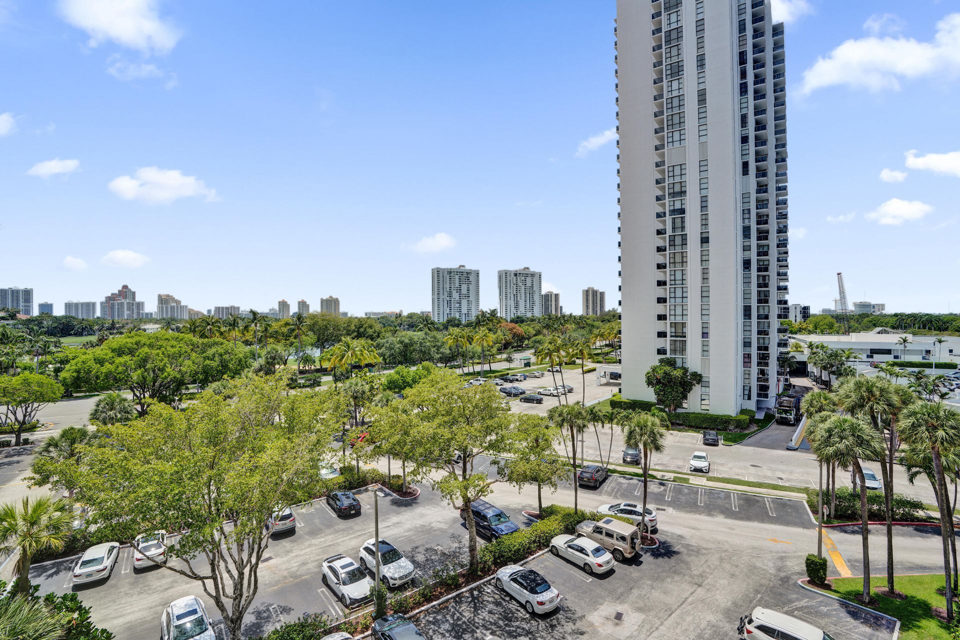 3701 N Country Club Drive, Unit 605, Aventura, FL 33180 Photo