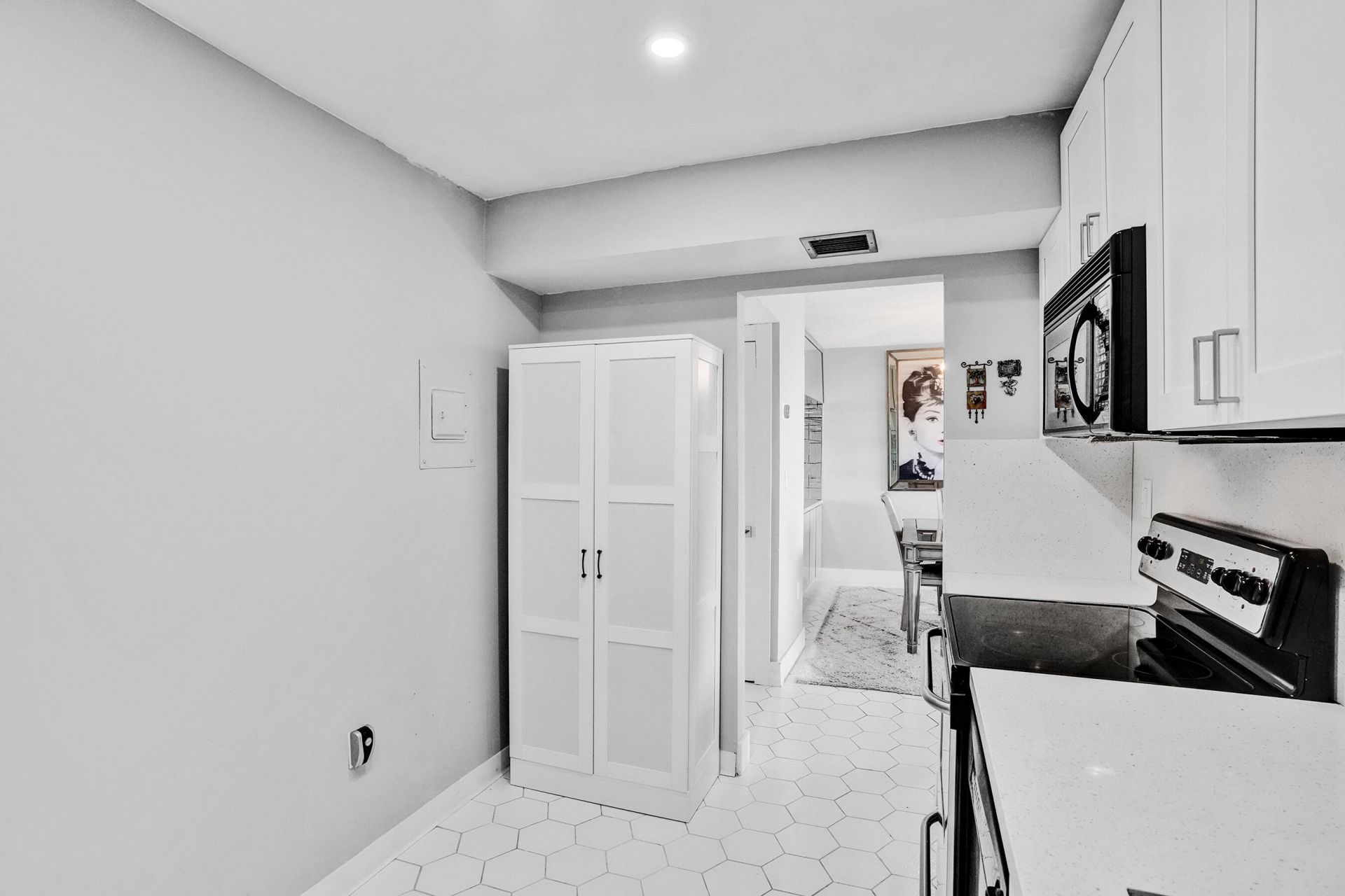 3701 N Country Club Drive, Unit 605, Aventura, FL 33180 Photo