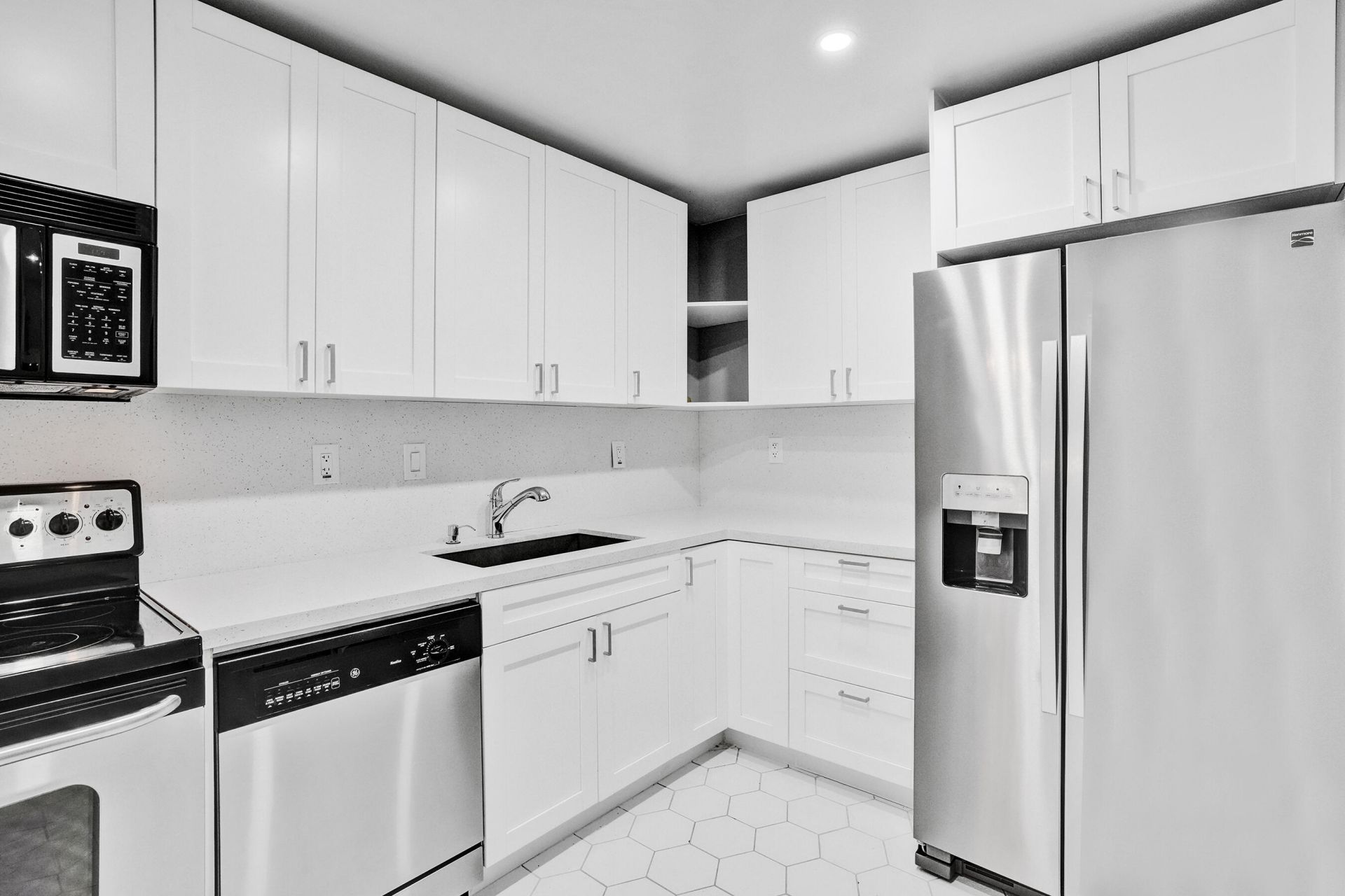 3701 N Country Club Drive, Unit 605, Aventura, FL 33180 Photo