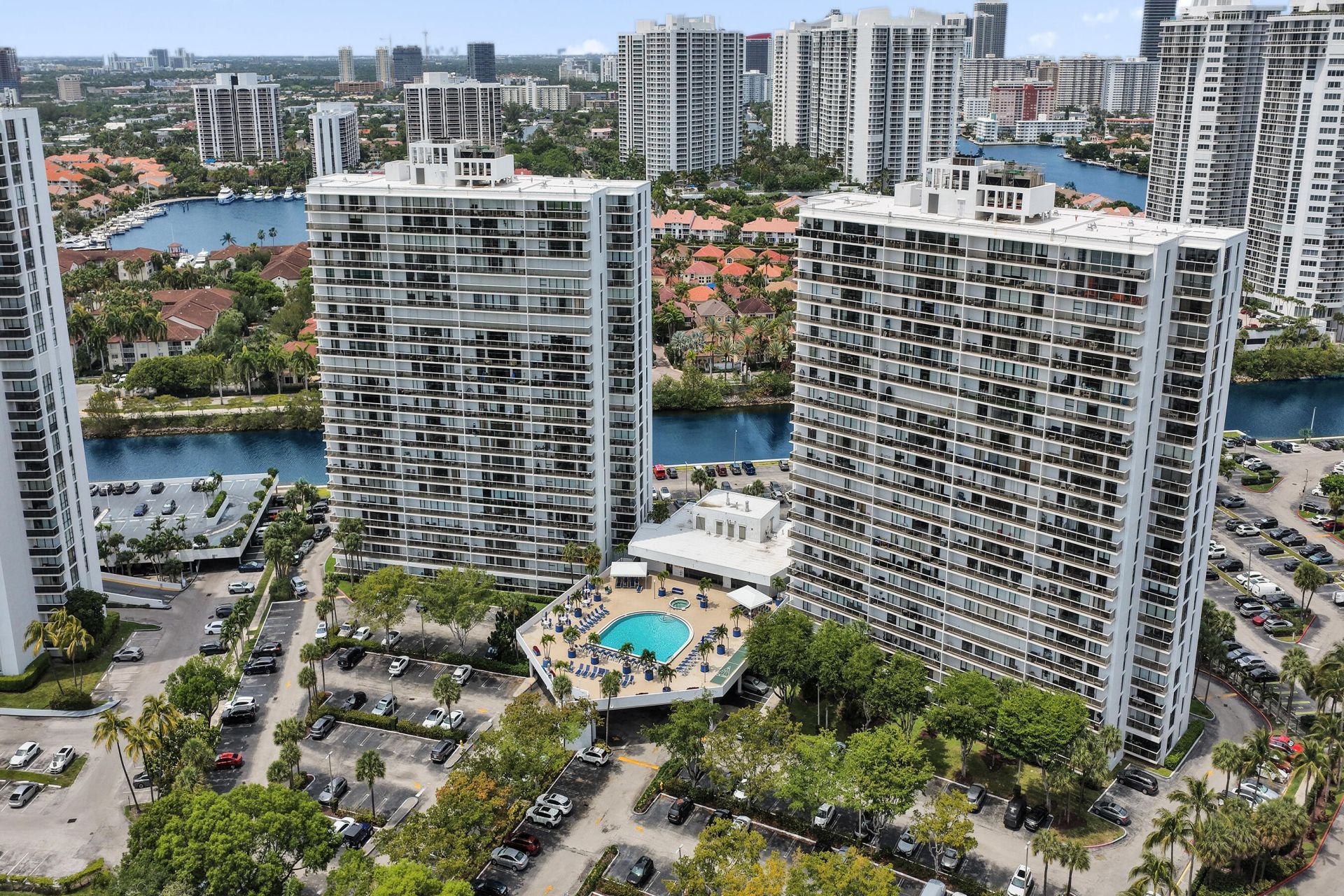 3701 N Country Club Drive, Unit 605, Aventura, FL 33180 Photo