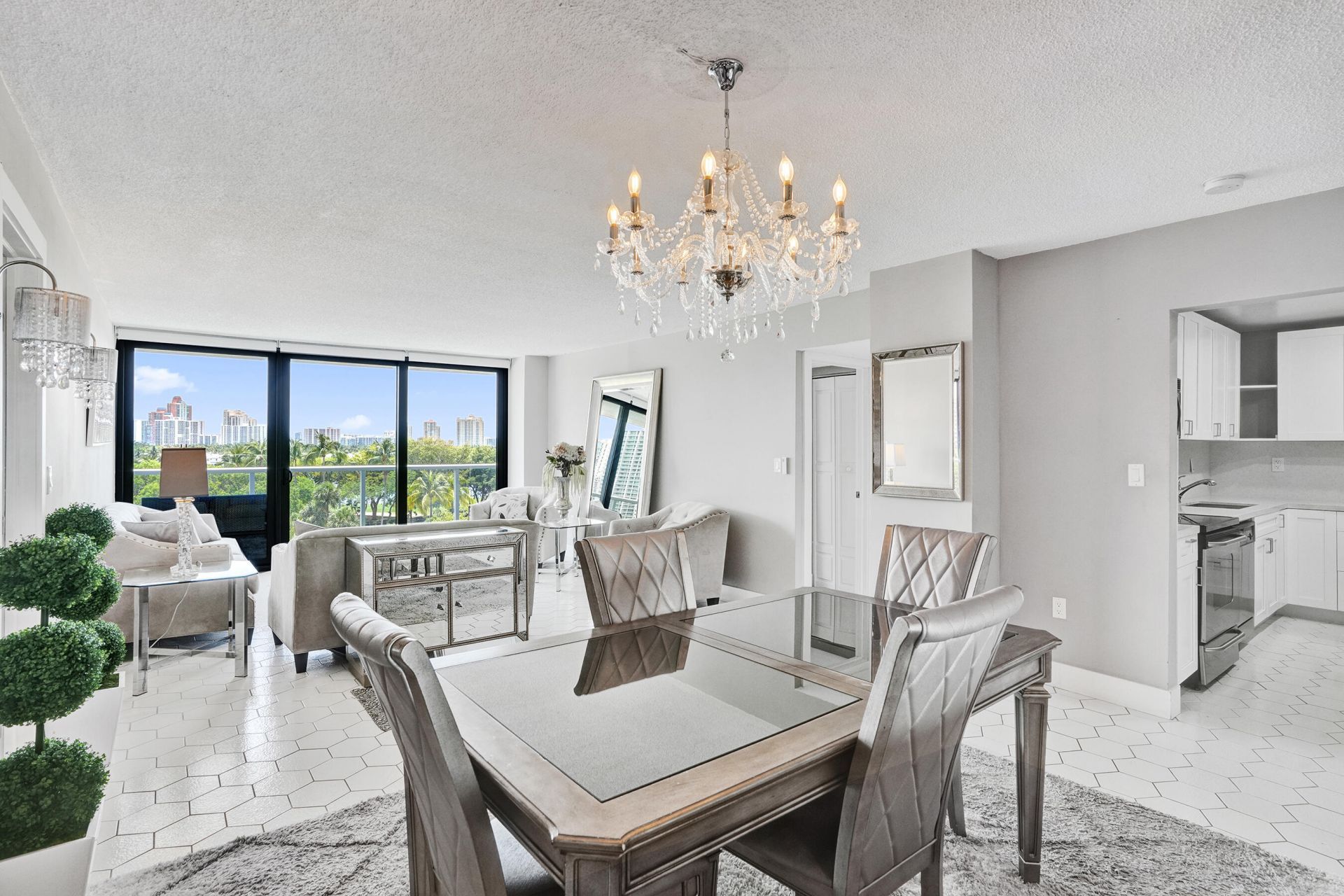 3701 N Country Club Drive, Unit 605, Aventura, FL 33180 Photo