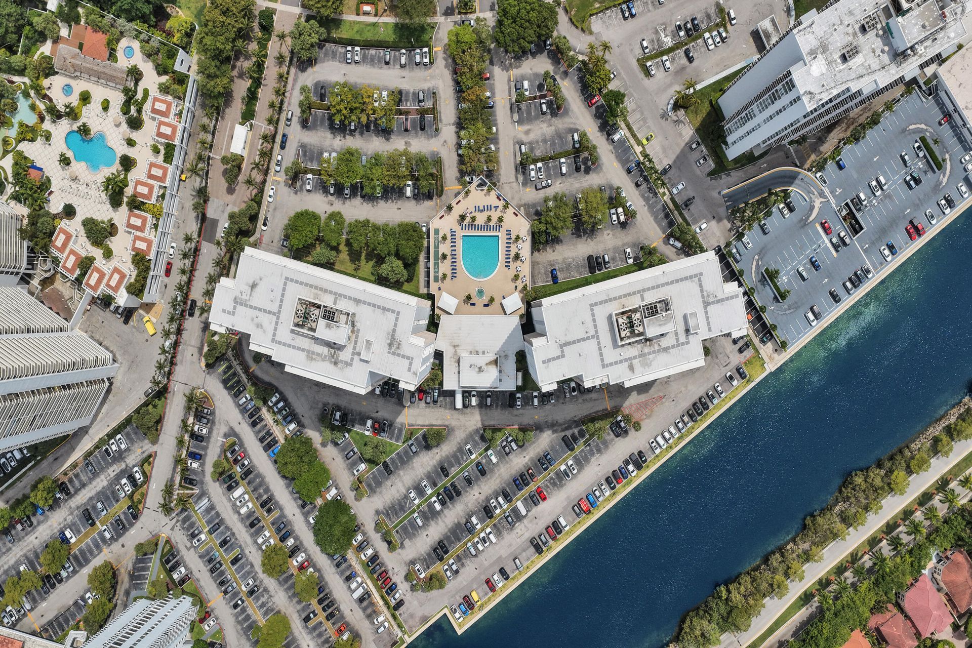 3701 N Country Club Drive, Unit 605, Aventura, FL 33180 Photo