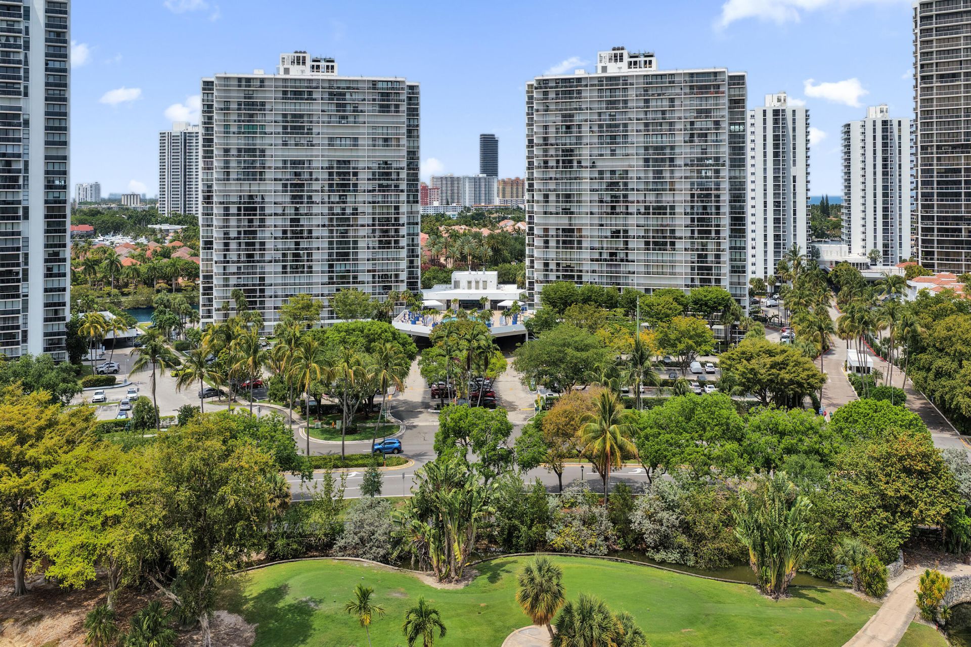 3701 N Country Club Drive, Unit 605, Aventura, FL 33180 Photo