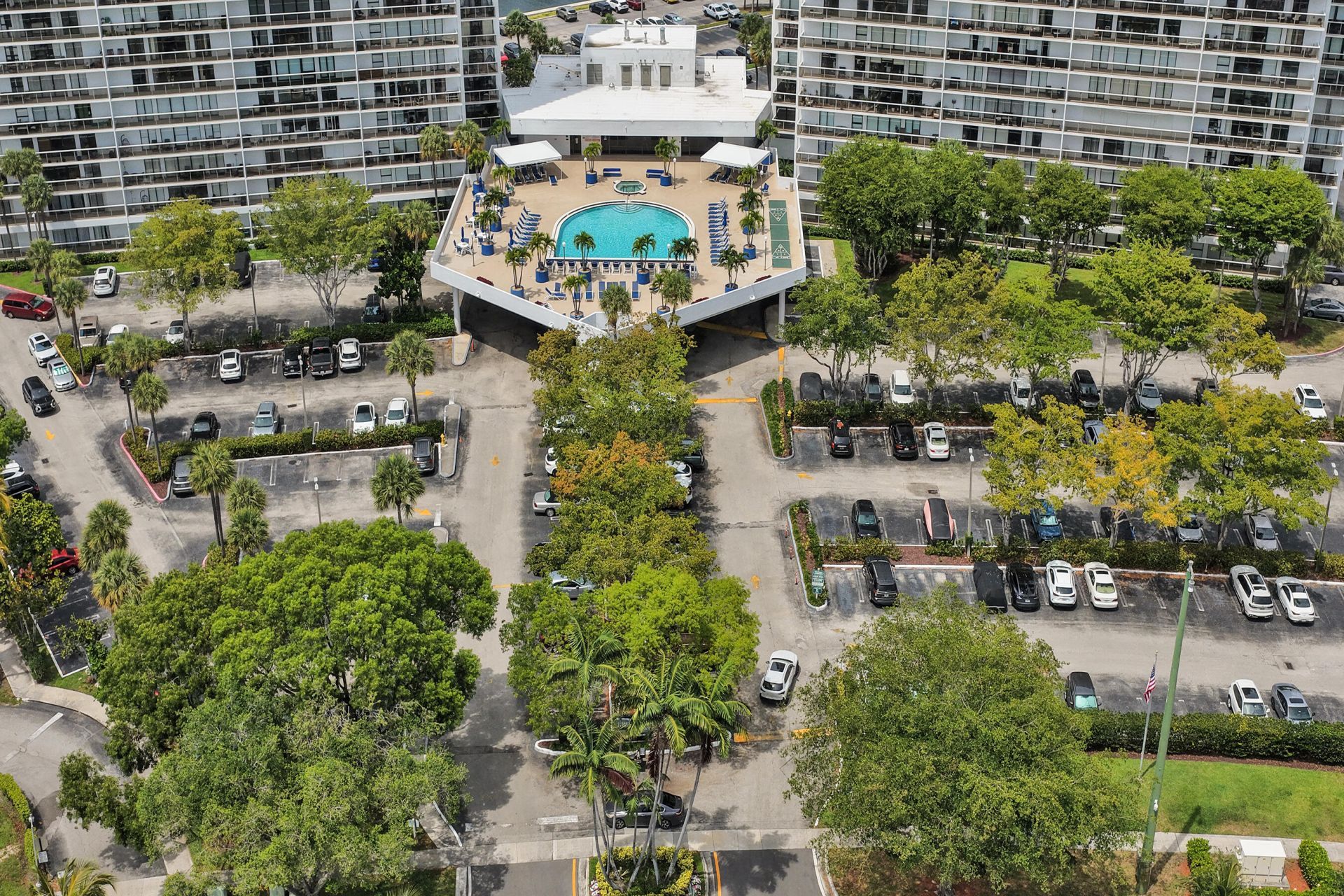 3701 N Country Club Drive, Unit 605, Aventura, FL 33180 Photo