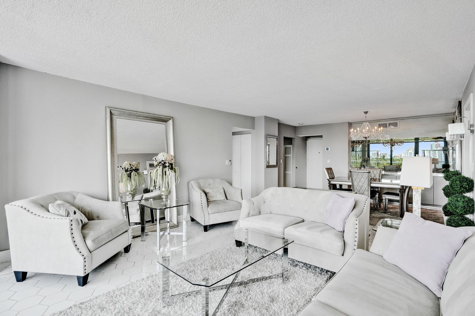 3701 N Country Club Drive, Unit 605, Aventura, FL 33180 Photo