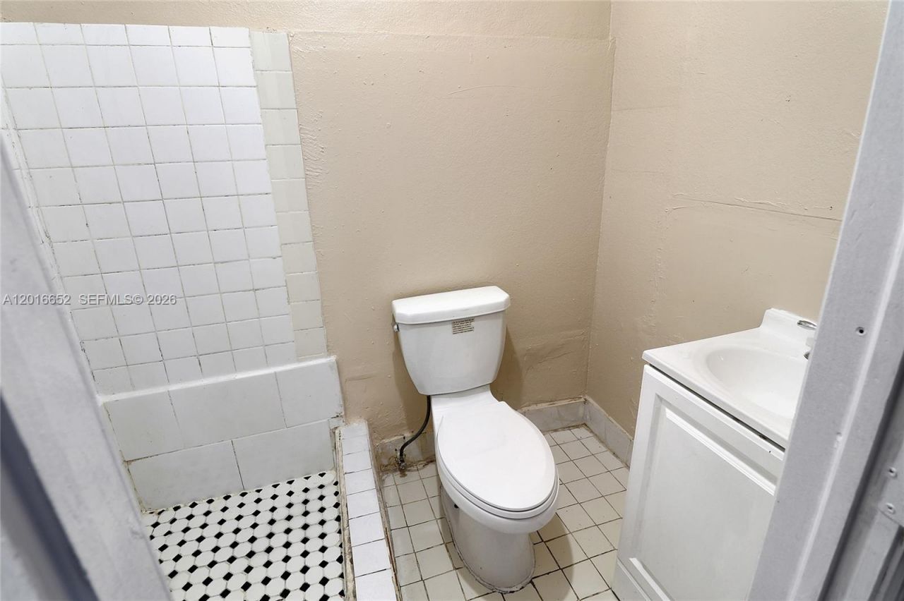 2001 NE 1st Ave , Unit 1, Pompano Beach, FL 33060 Photo