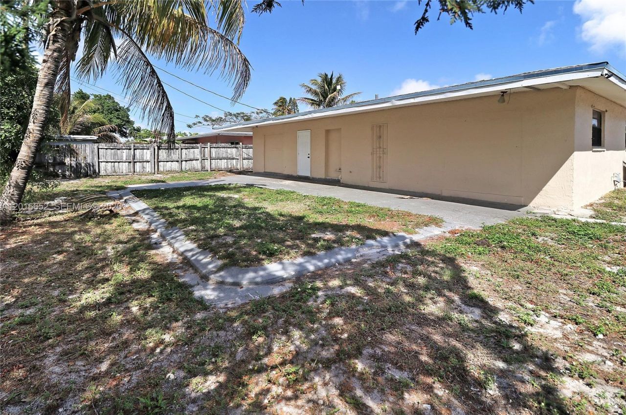 2001 NE 1st Ave , Unit 1, Pompano Beach, FL 33060 Photo