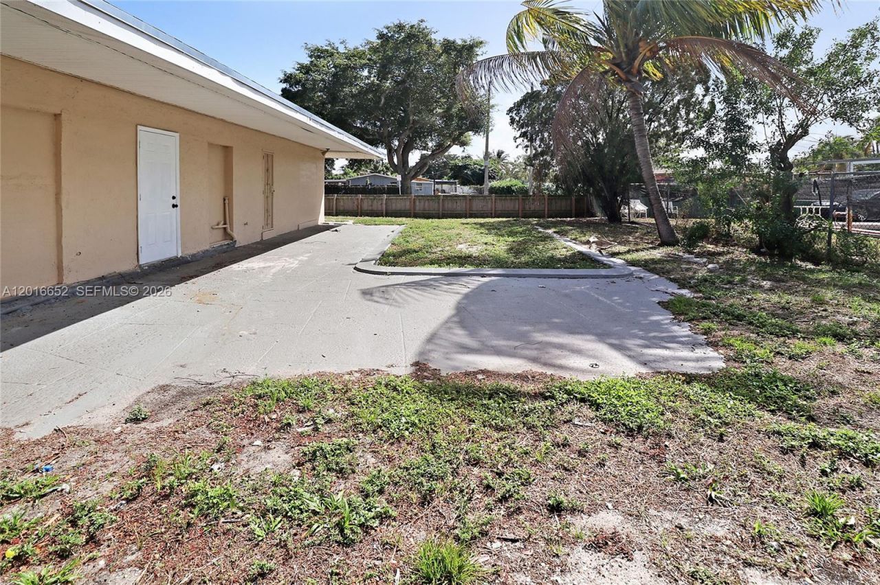 2001 NE 1st Ave , Unit 1, Pompano Beach, FL 33060 Photo