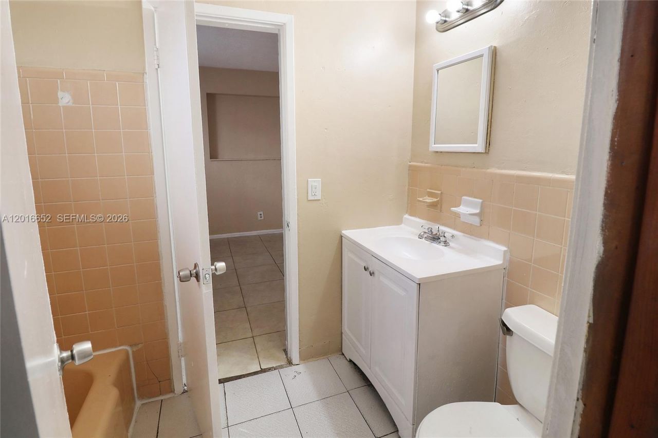 2001 NE 1st Ave , Unit 1, Pompano Beach, FL 33060 Photo