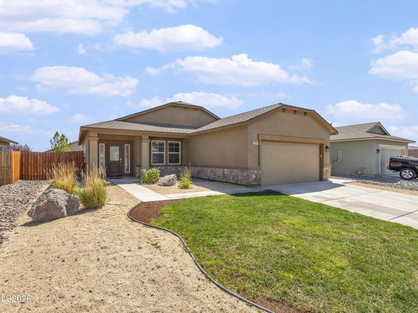 214 Red Oak Drive, Fernley, NV 89408