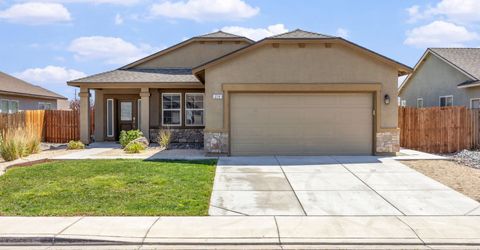 214 Red Oak Drive, Fernley, NV 89408 Photo