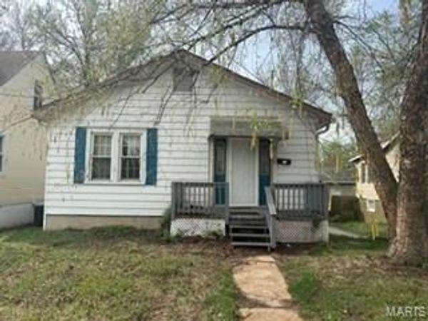 9078 Patrick Drive , St Louis, MO 63114
