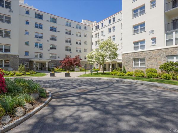 1 Stoneleigh, Unit 5M, Bronxville, NY 10708