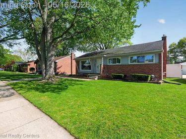 29911 Macintyre Street, Livonia, MI 48150